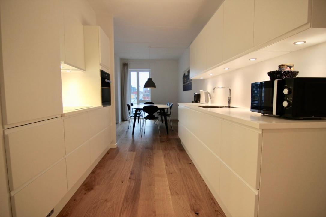 Fantastic 2-bed Wbalcony In North Habour Lejlighed